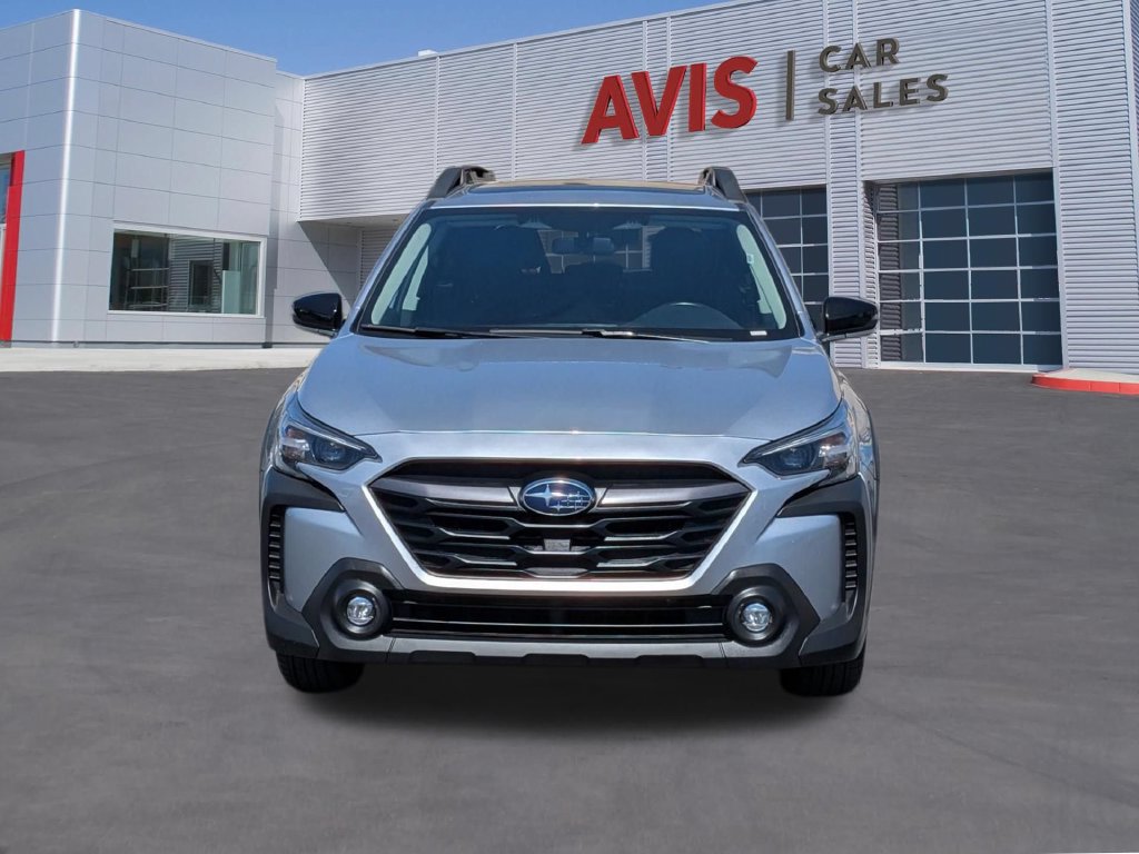 Used 2025 Subaru Outback Premium AWD/4WD image 2