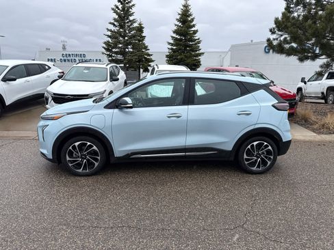 Used 2023 Chevrolet Bolt EUV Premier image 4