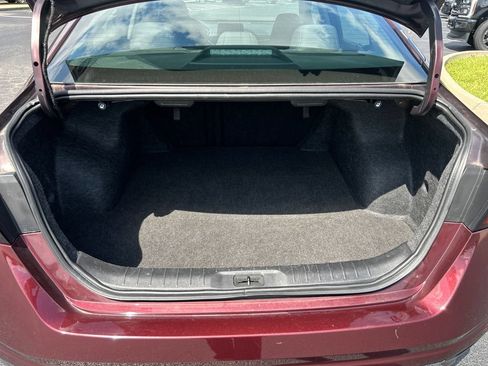 Used 2024 Nissan Altima 2.5 SV FWD image 9