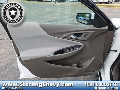 Used 2024 Chevrolet Malibu LT image 21