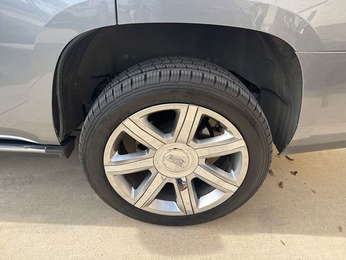 Used 2019 Cadillac Escalade Premium Luxury image 14