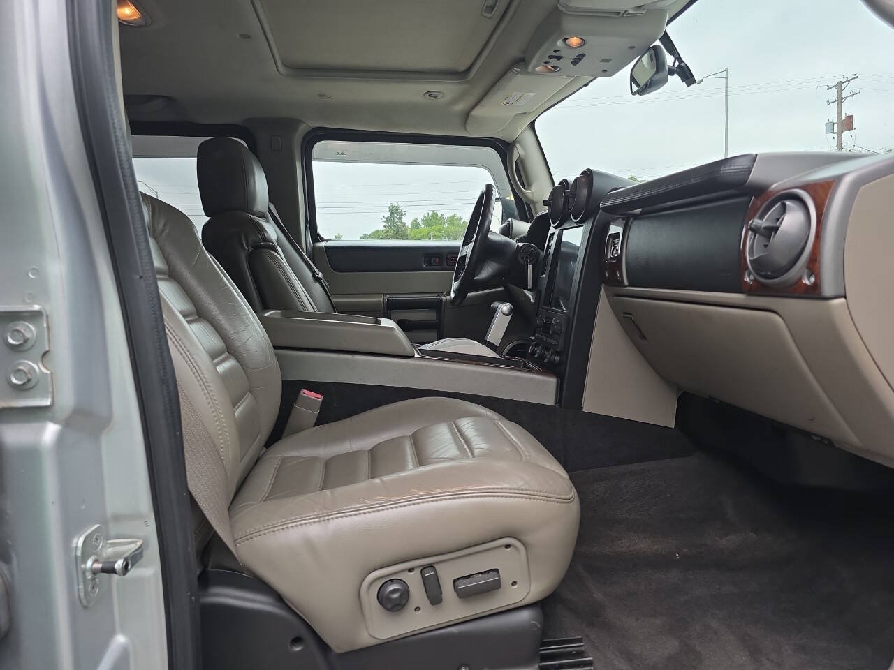 Used 2003 HUMMER H2 w/ Preferred Equipment Group AWD/4WD image 23