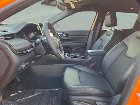 New 2026 Jeep Compass Latitude image 21