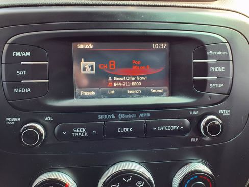 Used 2015 Kia Soul FWD image 6
