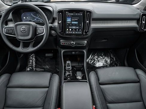 New 2026 Volvo XC40 B5 Plus w/ Protection Package Premier image 20