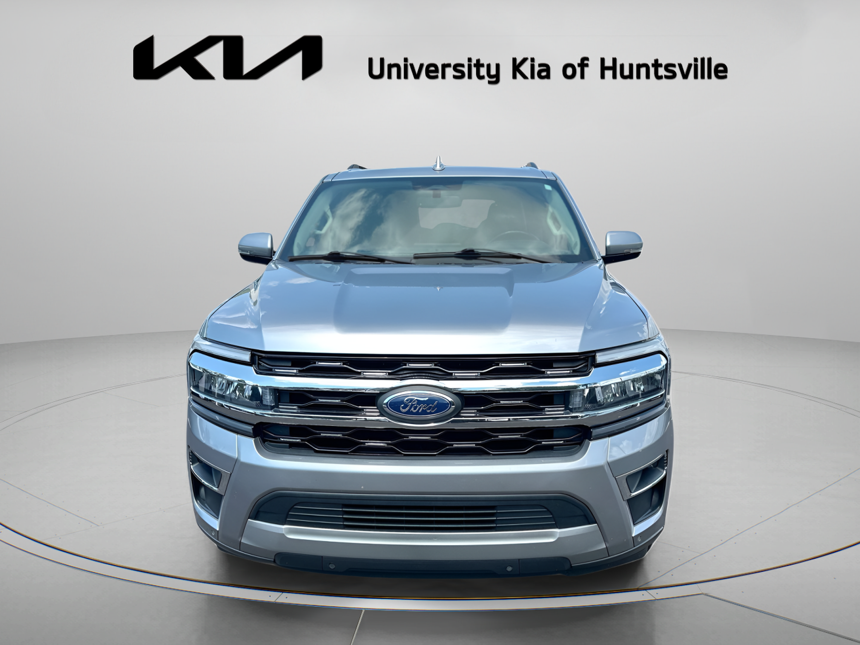 Used 2023 Ford Expedition Limited RWD image 3