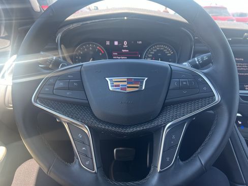 Used 2025 Cadillac XT5 Sportv w/ Technology Package AWD/4WD image 16
