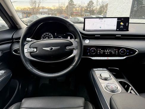 Used 2023 Genesis GV70 2.5T w/ Select Package image 9