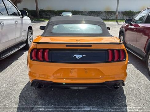 Used 2019 Ford Mustang Convertible RWD image 5