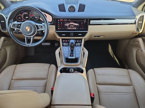 Used 2023 Porsche Cayenne Platinum Edition AWD/4WD image 15