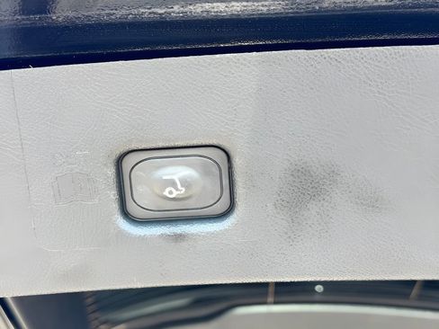 Used 2022 Lincoln Nautilus Reserve w/ Equipment Group 201A image 43