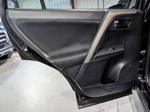 Used 2014 Toyota RAV4 LE AWD/4WD image 18