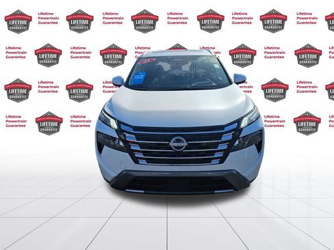 Certified 2025 Nissan Rogue SL w/ Tech Package image 4