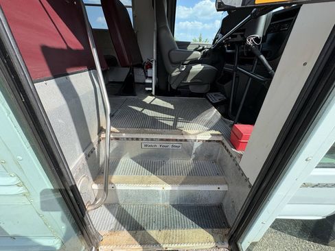 Used 2006 Chevrolet Express 3500 w/ School Bus Package RWD image 10