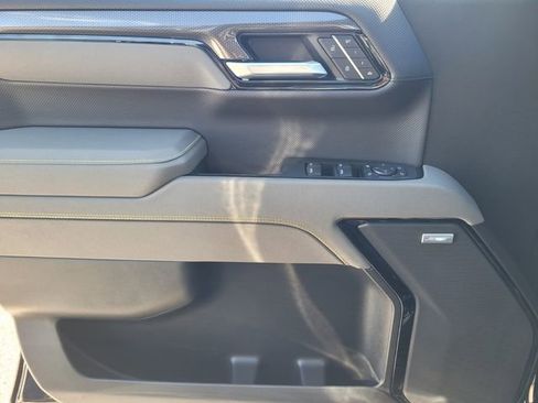 Used 2025 Chevrolet Silverado 1500 ZR2 w/ Technology Package image 23