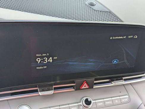 Used 2024 Hyundai Elantra SEL image 27