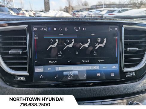 Used 2024 Chrysler Pacifica Touring-L image 21