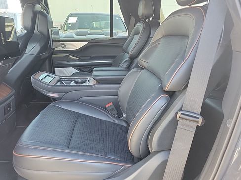 Used 2025 Lincoln Navigator Black Label image 22