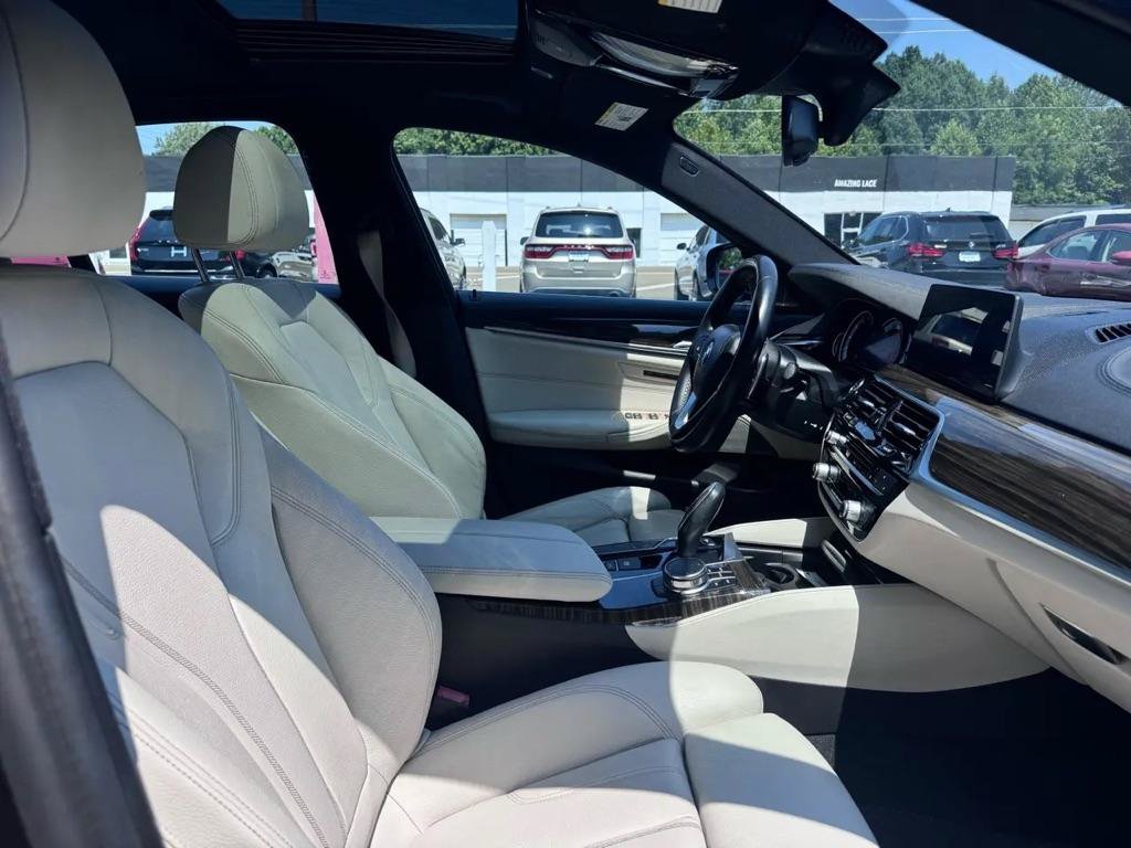 Used 2017 BMW 540i RWD image 10