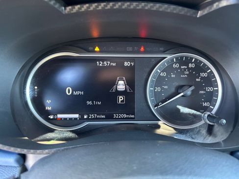 Used 2025 Nissan Versa SV FWD image 37