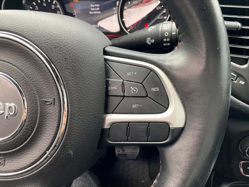 Used 2018 Jeep Compass Trailhawk w/ Cold Weather Group image 19