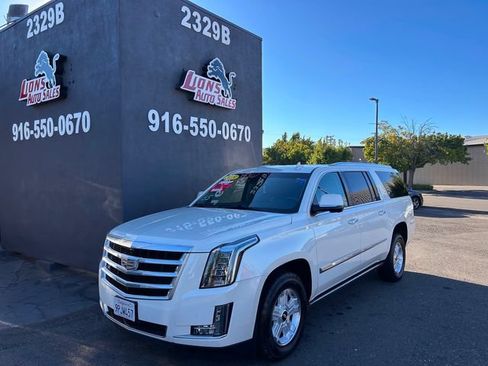 Used 2015 Cadillac Escalade ESV Premium RWD image 1