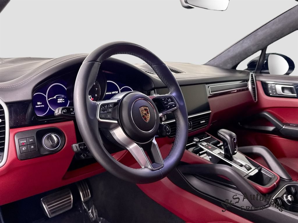 Used 2022 Porsche Cayenne GTS AWD/4WD image 9
