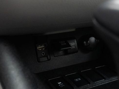 Used 2018 Toyota Highlander XLE image 34