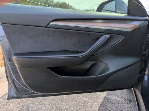 Used 2021 Tesla Model 3 Standard Range Plus image 22