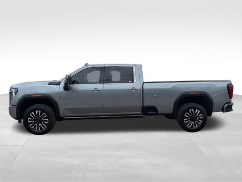 Used 2024 GMC Sierra 2500 Denali Ultimate AWD/4WD image 2