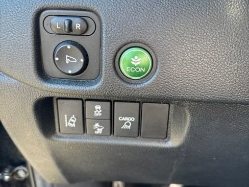 Used 2021 Honda Ridgeline Sport image 17