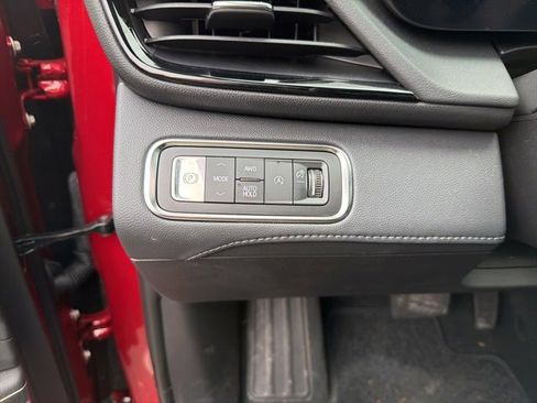 Used 2025 Buick Enclave Avenir w/ Super Cruise Package image 14