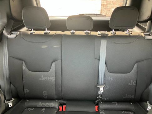 Used 2017 Jeep Renegade Sport w/ Power & Air Group image 20