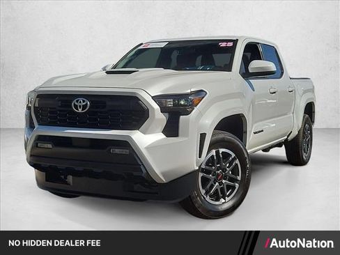 Certified 2025 Toyota Tacoma TRD Sport AWD/4WD image 1