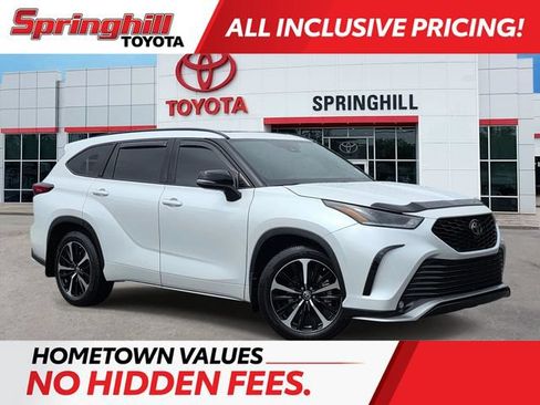 Used 2022 Toyota Highlander XSE FWD image 1
