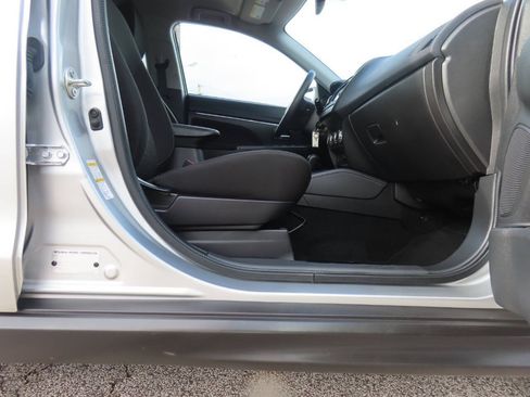 Used 2025 Mitsubishi Outlander Sport AWD image 18