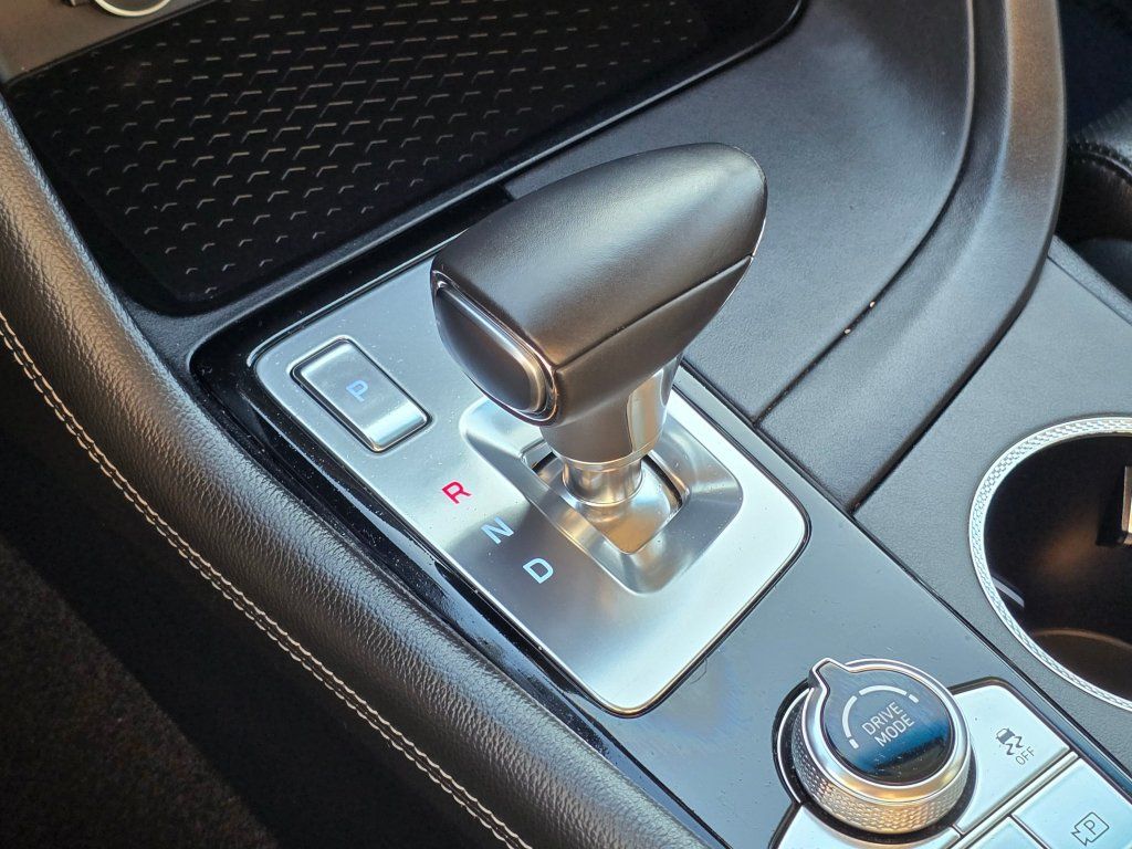 Used 2025 Genesis G70 2.5T RWD image 13
