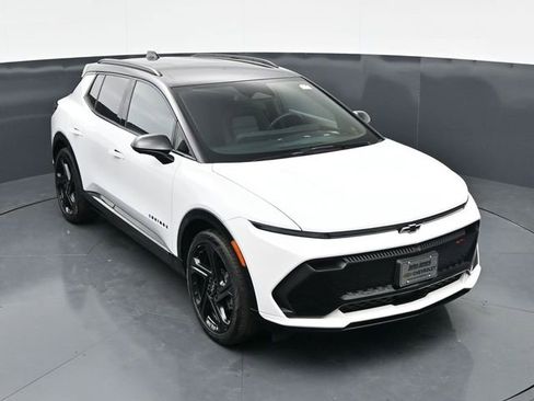 Used 2024 Chevrolet Equinox EV RS image 27