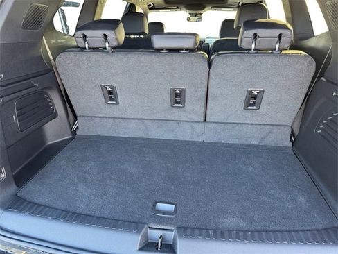 Used 2025 GMC Acadia Denali image 17