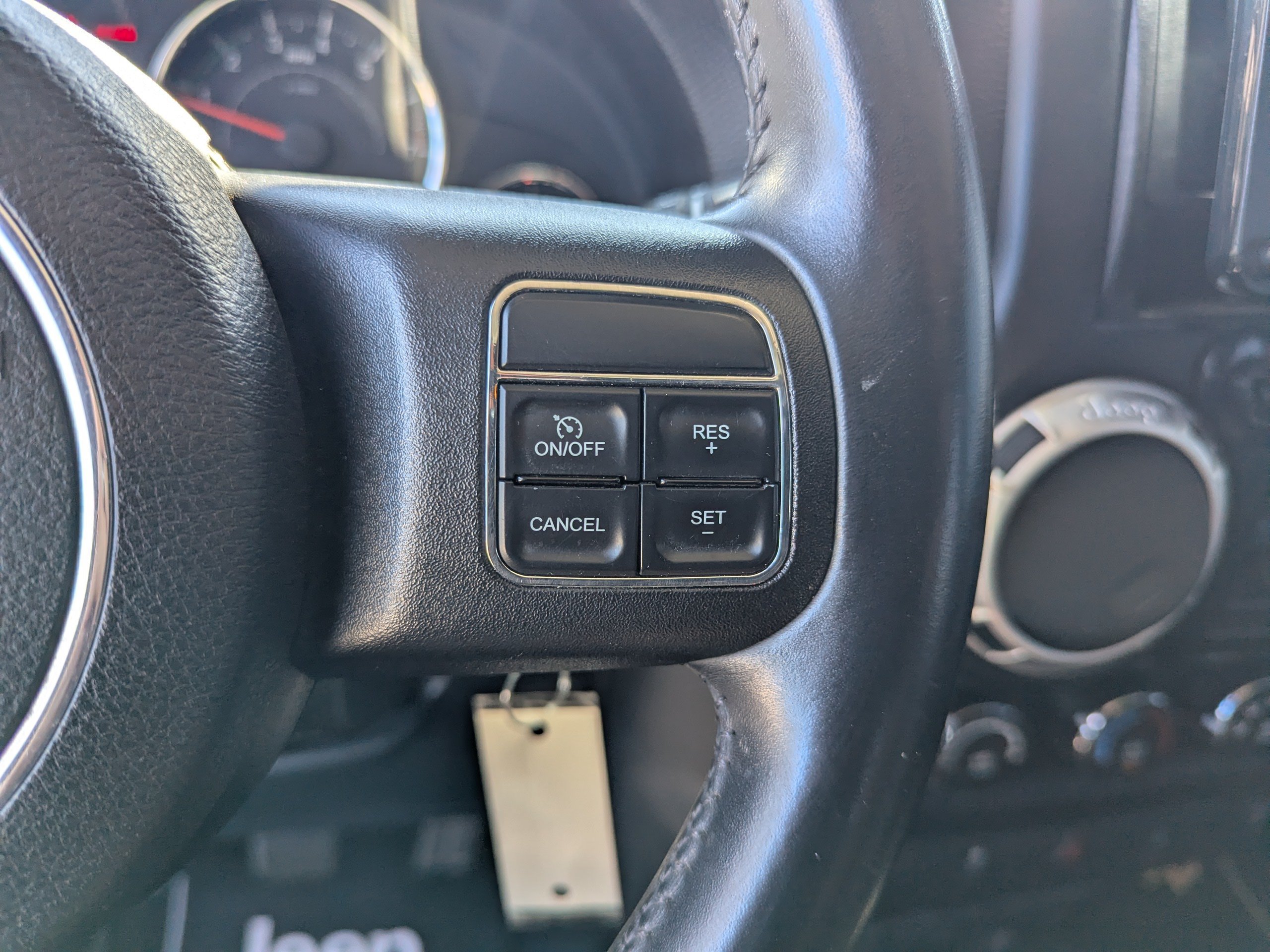 Used 2013 Jeep Wrangler Unlimited Sahara w/ Connectivity Group AWD/4WD image 15