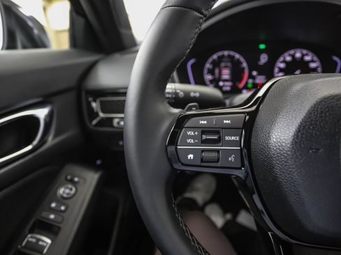 Used 2025 Honda Civic Sport image 12