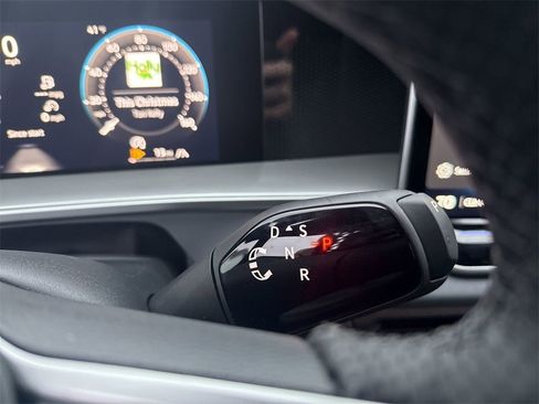 New 2026 Volkswagen Tiguan SE R-Line image 31