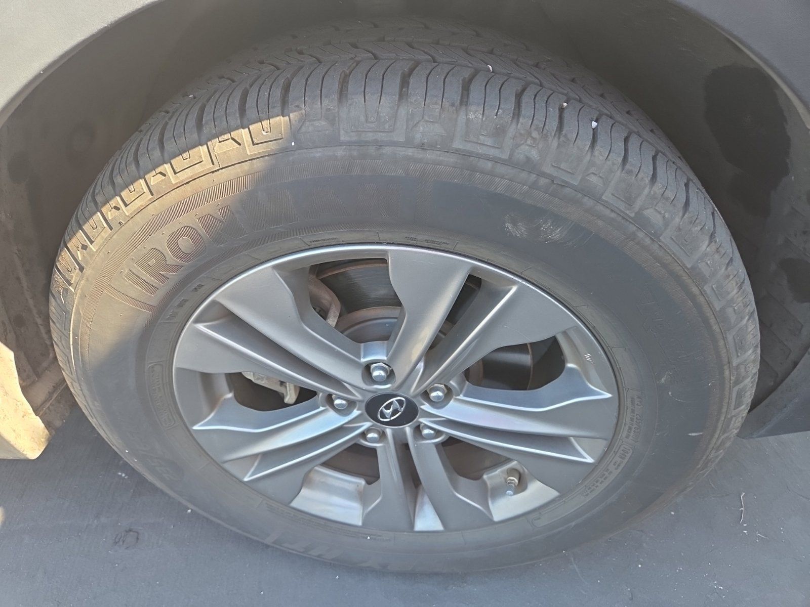 Used 2016 Hyundai Santa Fe Sport AWD/4WD image 2