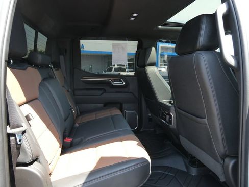 Certified 2023 Chevrolet Silverado 1500 High Country w/ High Country Premium Package AWD/4WD image 16