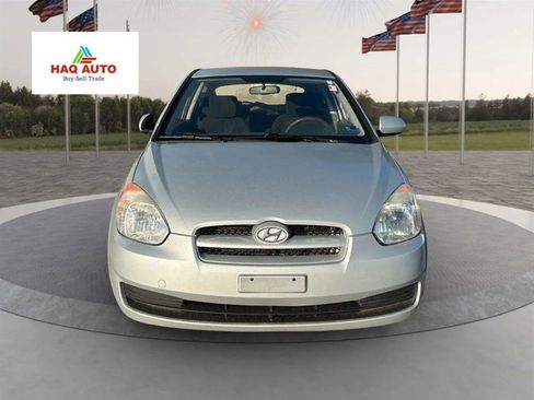 Used 2010 Hyundai Accent GS image 2