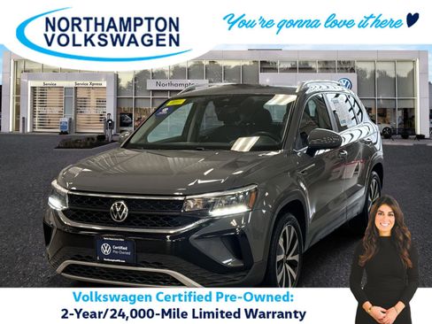 Certified 2022 Volkswagen Taos SE w/ IQ.Drive SE Package image 1