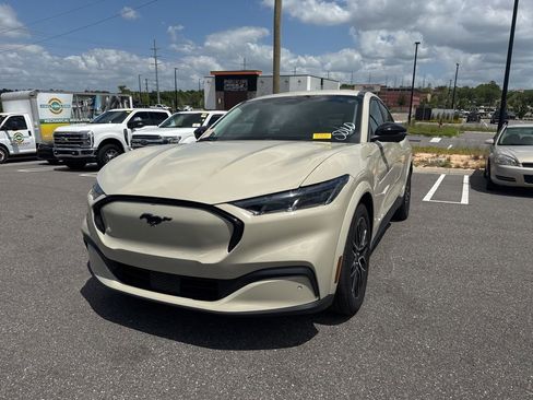 Used 2025 Ford Mustang Mach-E Premium image 5
