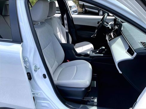 Used 2026 Toyota Corolla Cross L FWD image 11