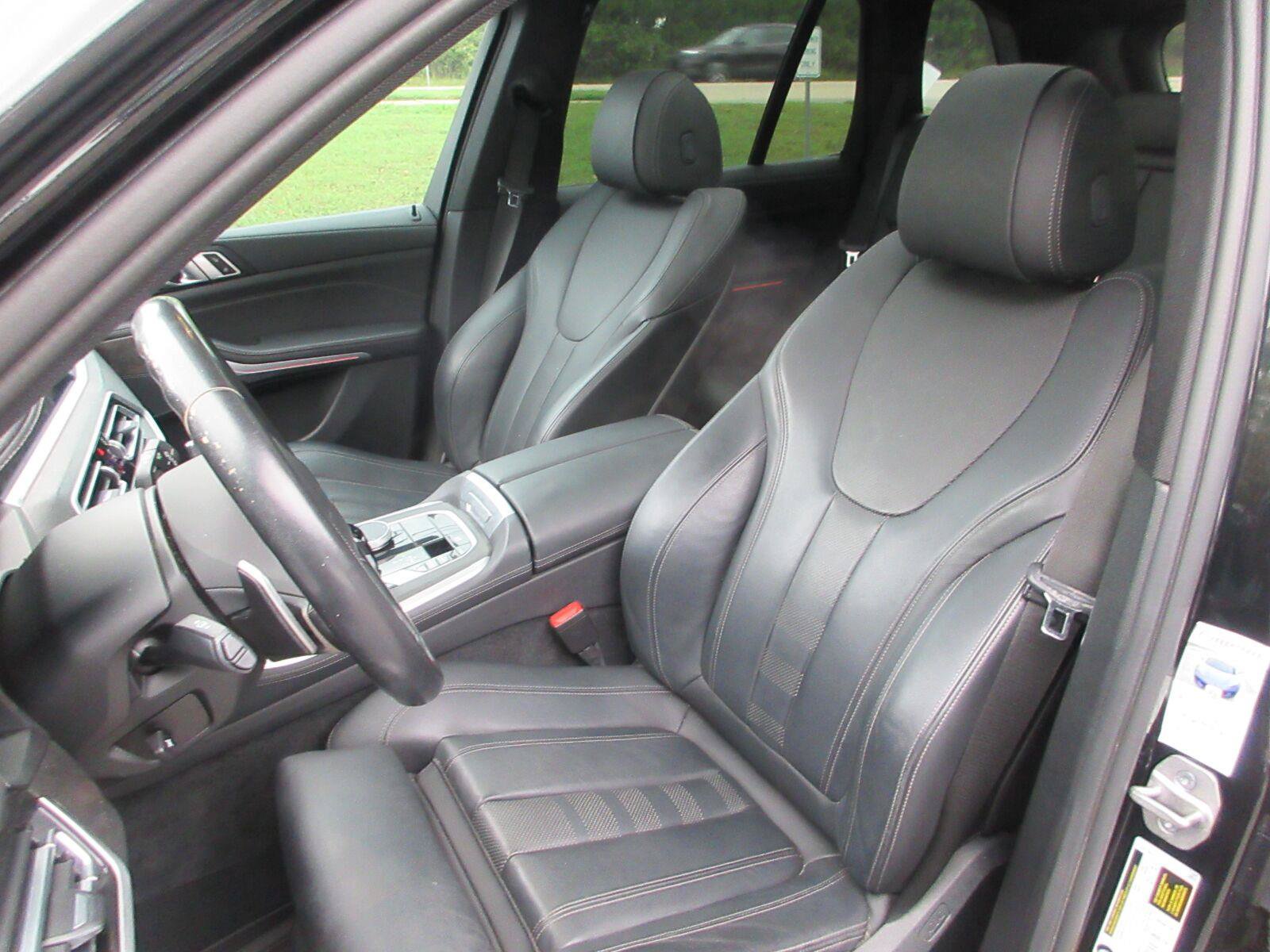 Used 2022 BMW X5 xDrive40i w/ M Sport Package AWD/4WD image 9