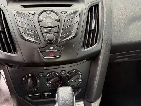 Used 2013 Ford Focus S FWD image 13